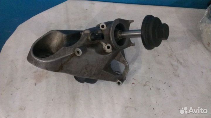 Кронштейн масляного фильтра Volkswagen Touareg