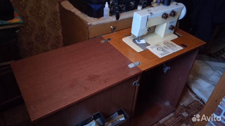 Продам швейную машину
