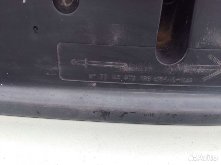 Фонарь крышки багажника Renault Laguna 1