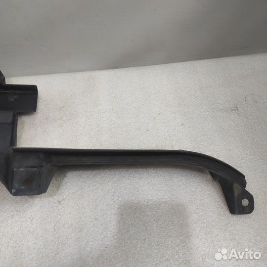 Кронштейн левый Citroen C-Crosser Peugeot 4007