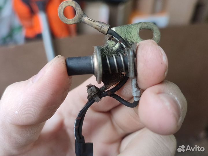 Концевик дверной с проводкой