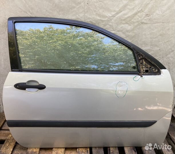 Передняя правая дверь Ford Focus 1 купэ,хэтчбек 3