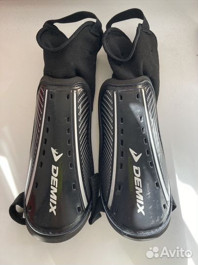 Футбольные щитки