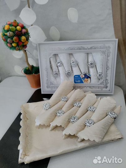 Скатерть с салфетками