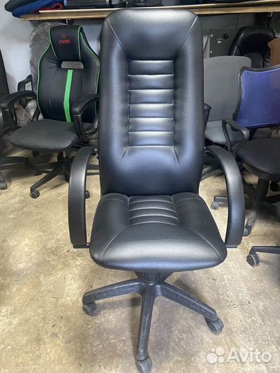 Компьютерное кресло