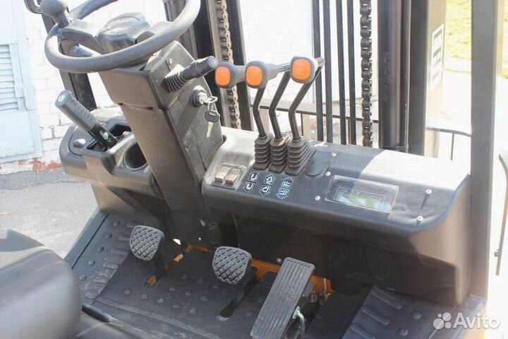 Вилочный погрузчик UN Forklifts FD25, 2023