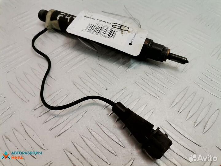 Форсунка Volkswagen Polo 3 2000 038130201F