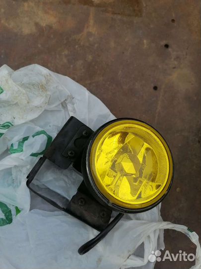 Продам противотуманую фару