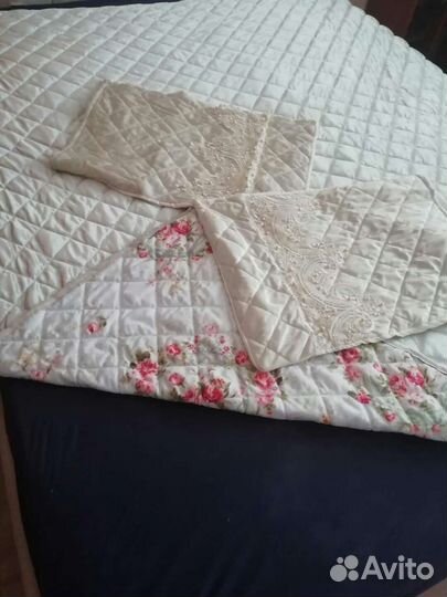 Покрывало и наволочки комплект новый