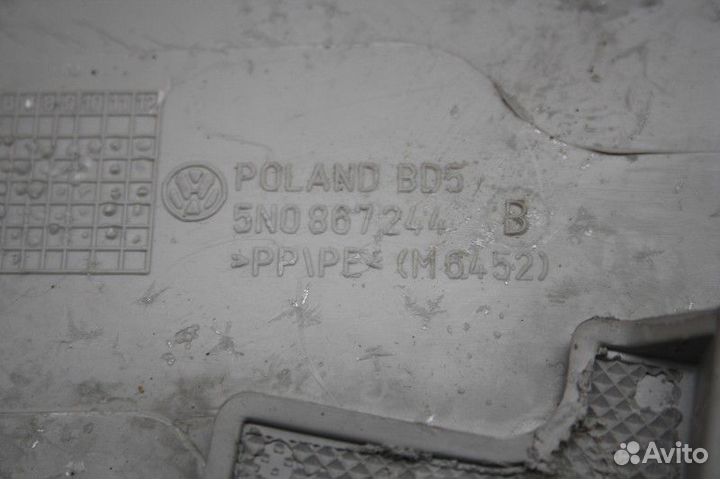 Обшивка стойки (средняя верхняя R) Volkswagen Tiguan I рестайлинг (2011—2017)