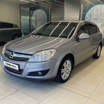 Opel Astra 1.6 MT, 2011, 198 339 км, с пробегом, цена 652 000 руб.