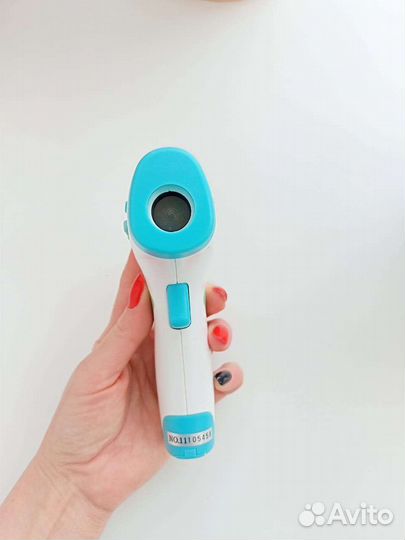 Бесконтактный инфракрасный термометр