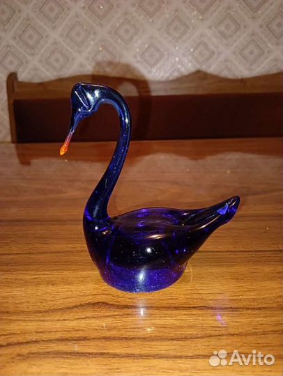 Лебедь кобальтовое стекло СССР