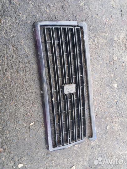 Решетка радиатора 2107 и 2106 пластик