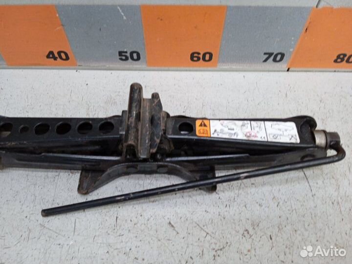 Домкрат Ford Focus 3 2011-2019