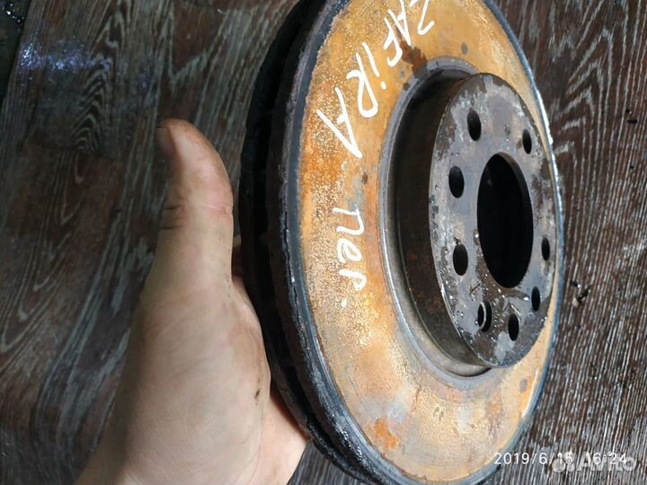 Диск передний тормозной Opel Zafira B 2005-2012