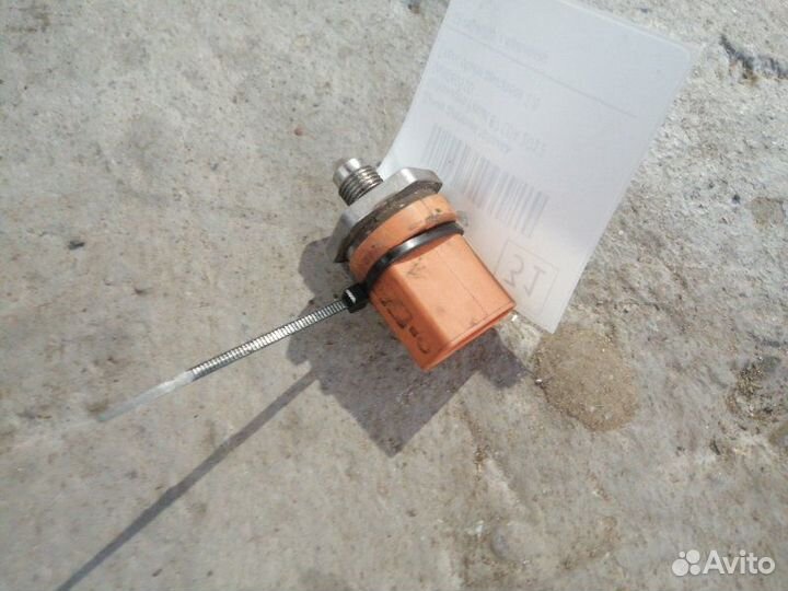 Датчик давления топлива Volkswagen Passat B7 CDA