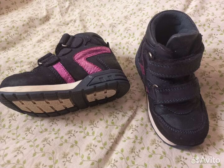 Кроссовки для девочки