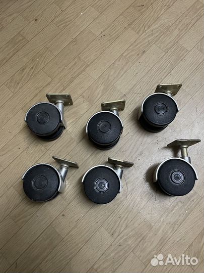 Мебельное колесо поворотное