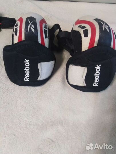 Налокотники хоккейные и нагрудник