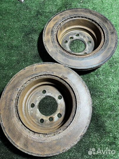 Задние тормозные диски BMW X5 E70 3.0D 2008г