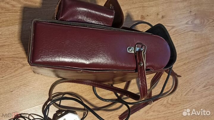 Фотовспышка Луч-70 СССР. В кофре. Состояние рабо