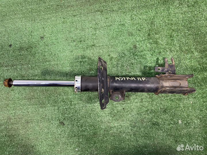 Стойка передняя правая opel astra h