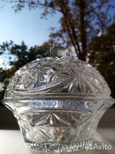 Сахарница хрустальная с крышкой СССР