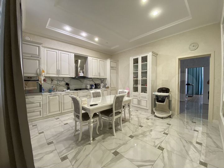 Дом 360 м² на участке 6 сот.