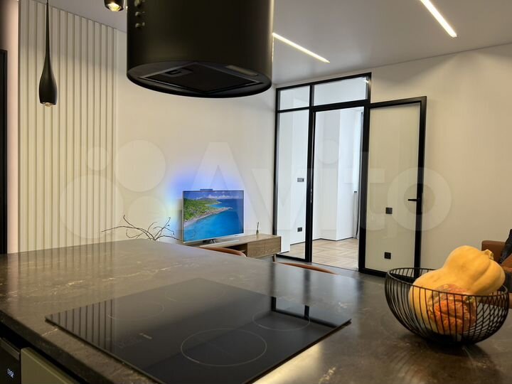 3-к. квартира, 95 м², 3/22 эт.