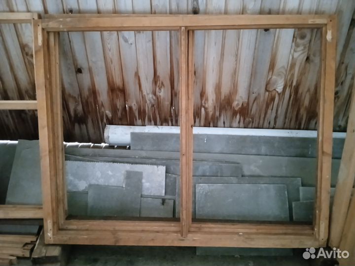Деревянная оконная рама