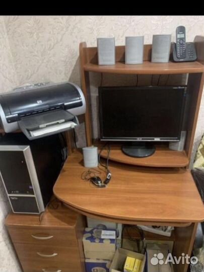 Компьютерный стол