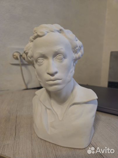 Бюст Пушкина