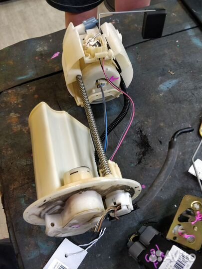 Бензонасос Toyota Vitz SCP90