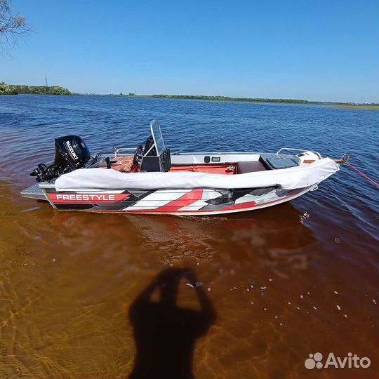 Лодка с мотором