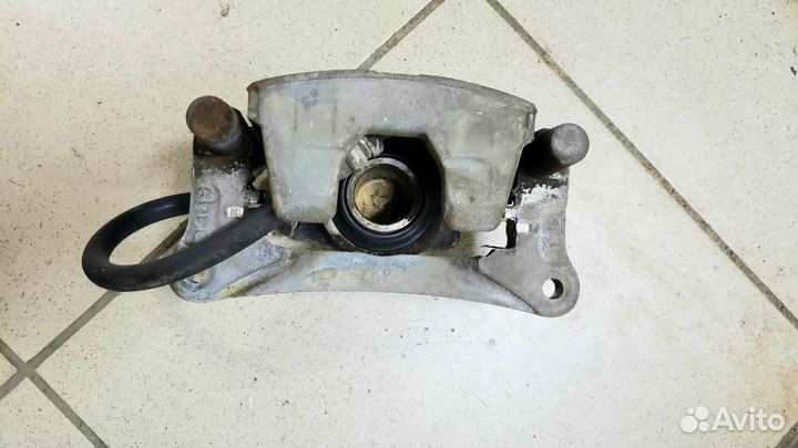 Суппорт задний Mitsubishi outlander xl