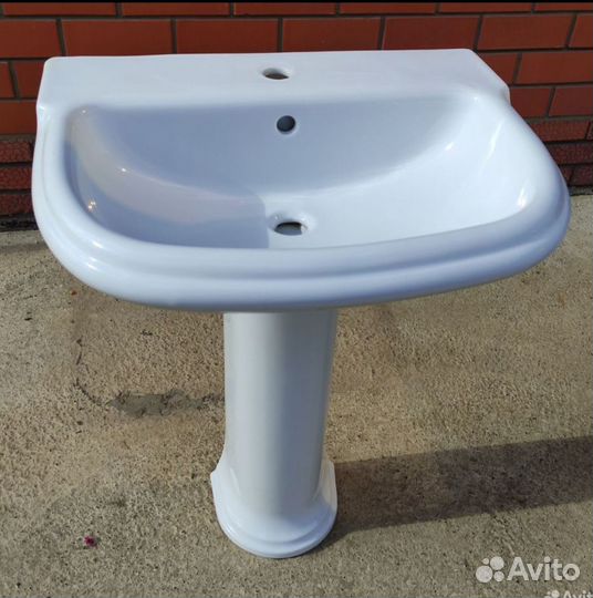 Раковина с пьедесталом бу в отличном состоянии