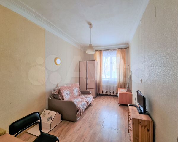 Комната 13,7 м² в 3-к., 1/3 эт.