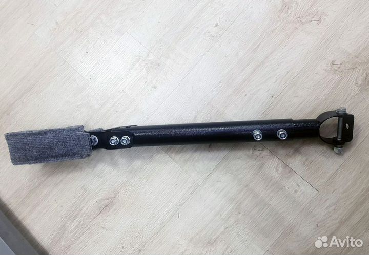 Упор лодочного мотора