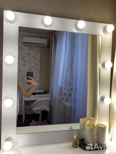 Зеркало гримерное с тумбой