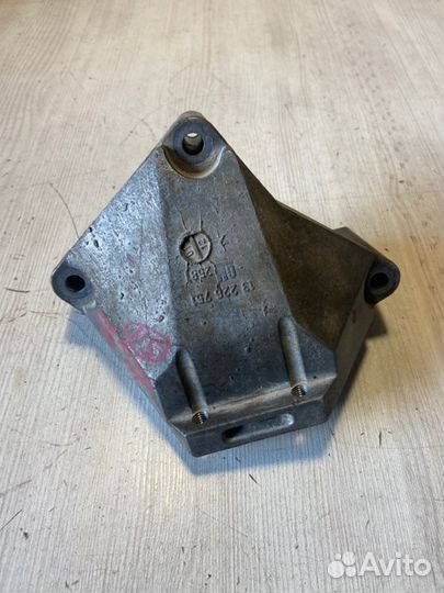 Кронштейн двигателя правый Opel Meriva B A14XER