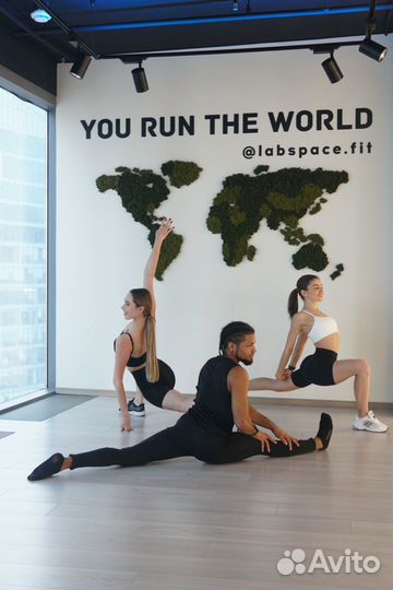 Тренер по фитнесу и растяжке