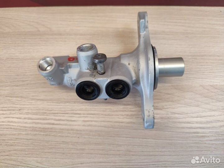 Главный тормозной цилиндр Renault Sandero