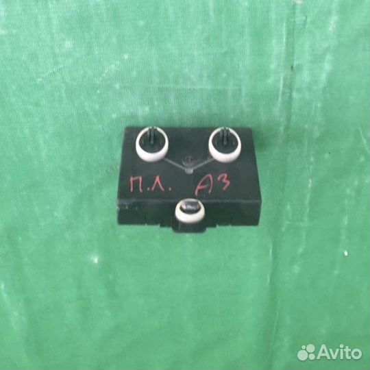 Блок управления перед левой двери Audi A3V8