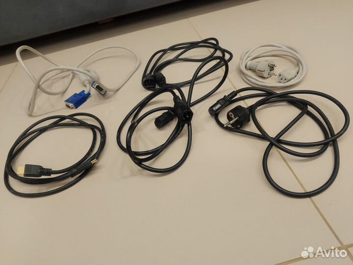 Кабели, провода к компьютеру, зарядные устройства