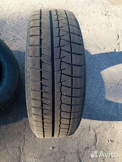 Bridgestone Blizzak Revo GZ 215/60 R17 96S