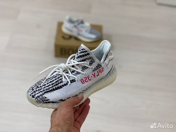 Кроссовки Adidas Yeezy Boost 350 v2 Zebra (36-45)