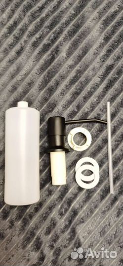 Диспенсер для жидкого мыла