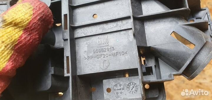 Корпус блока предохранителей Opel Mokka 2012-2019