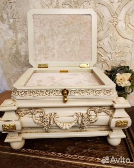 Двухъярусный ларец